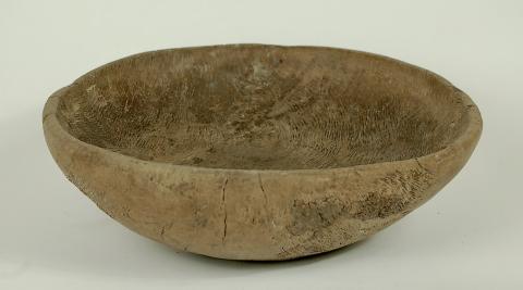 1970.271 treenware bowl