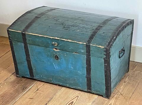 1959.3791 domed trunk