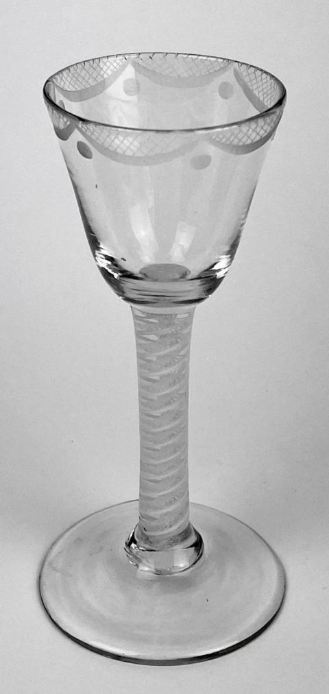 2024.13 opaque and engraved wine glass