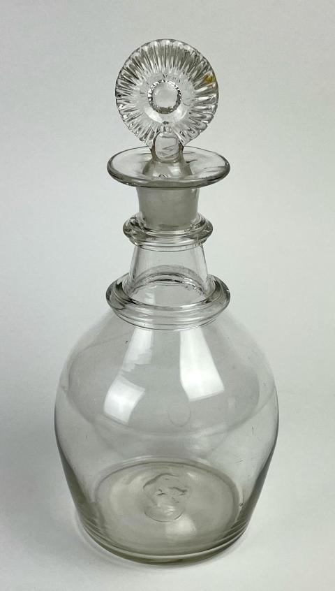 2024.24 small decanter and stopper