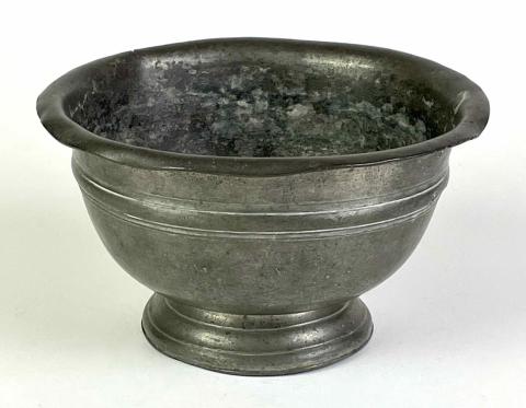 1971.841 pewter bowl