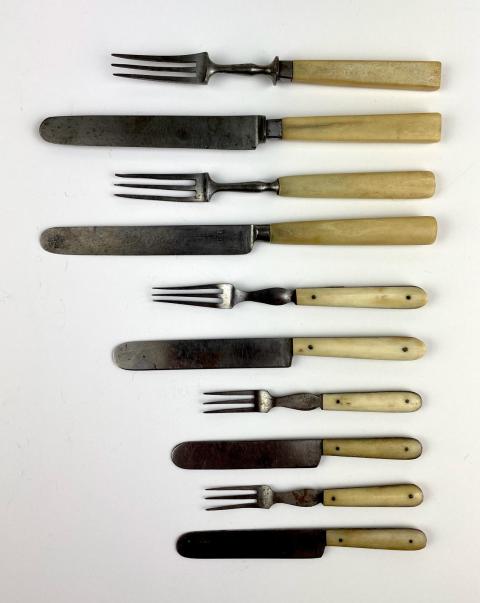 1959.143 miniature utensils