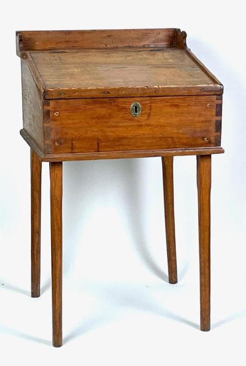 1959.3790 child's desk