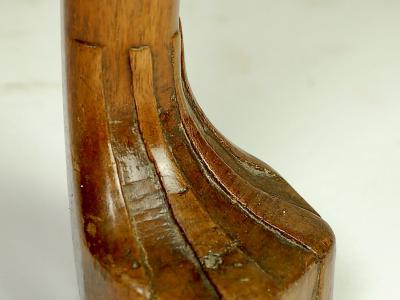 Drop-leaf table foot
