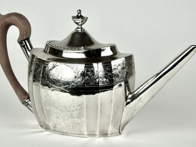 1979.222.1 teapot