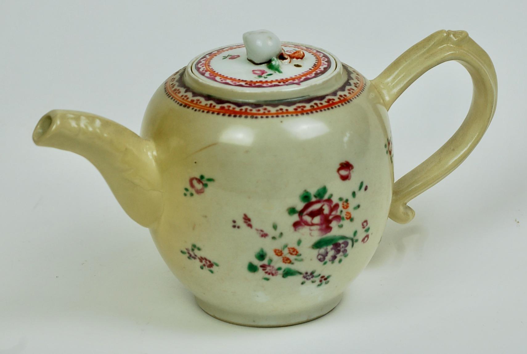 1971.702 teapot