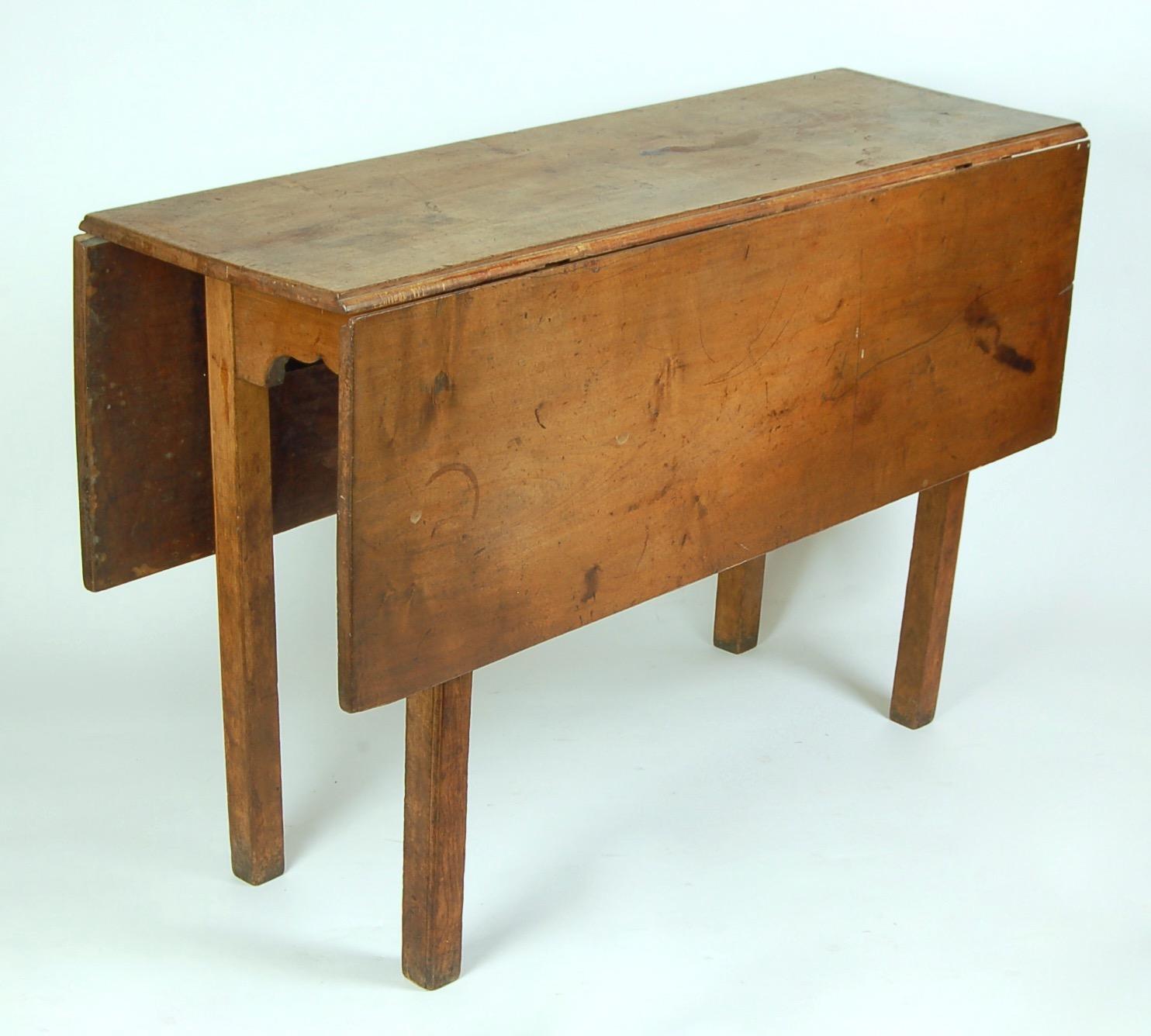 1971.656 drop-leaf table