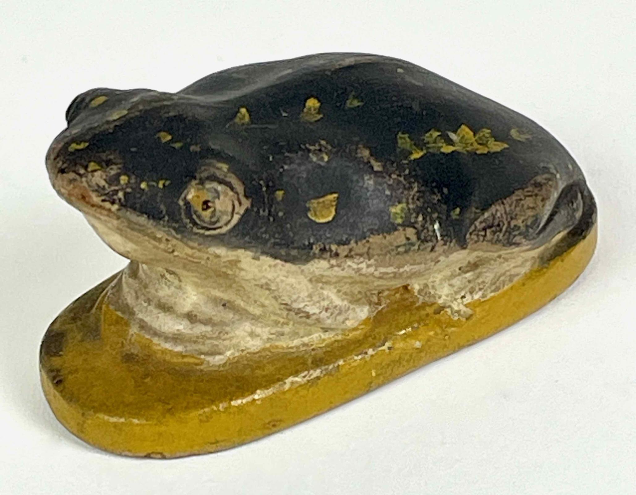 1971.1021 frog figurine