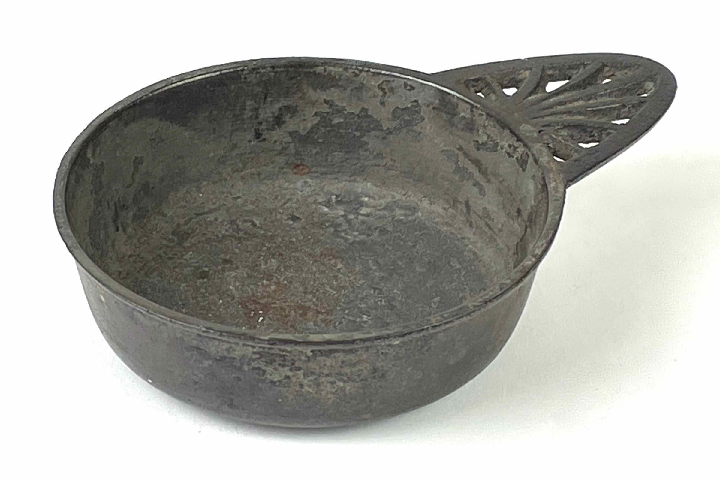 1959.3616 porringer